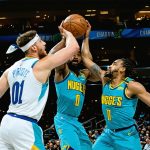 Denver Nuggets triumfovali nad Charlotte Hornets v chaotickém souboji